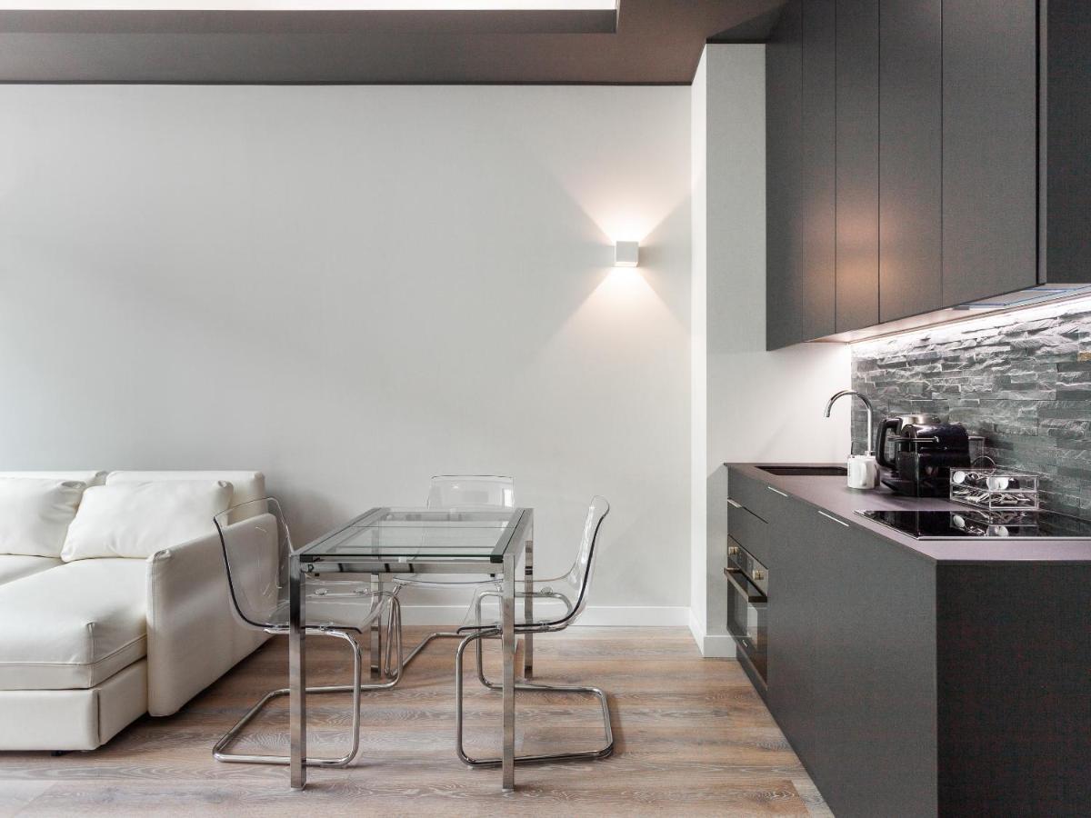 Easyhomes-City Centre Suites Milan Luaran gambar