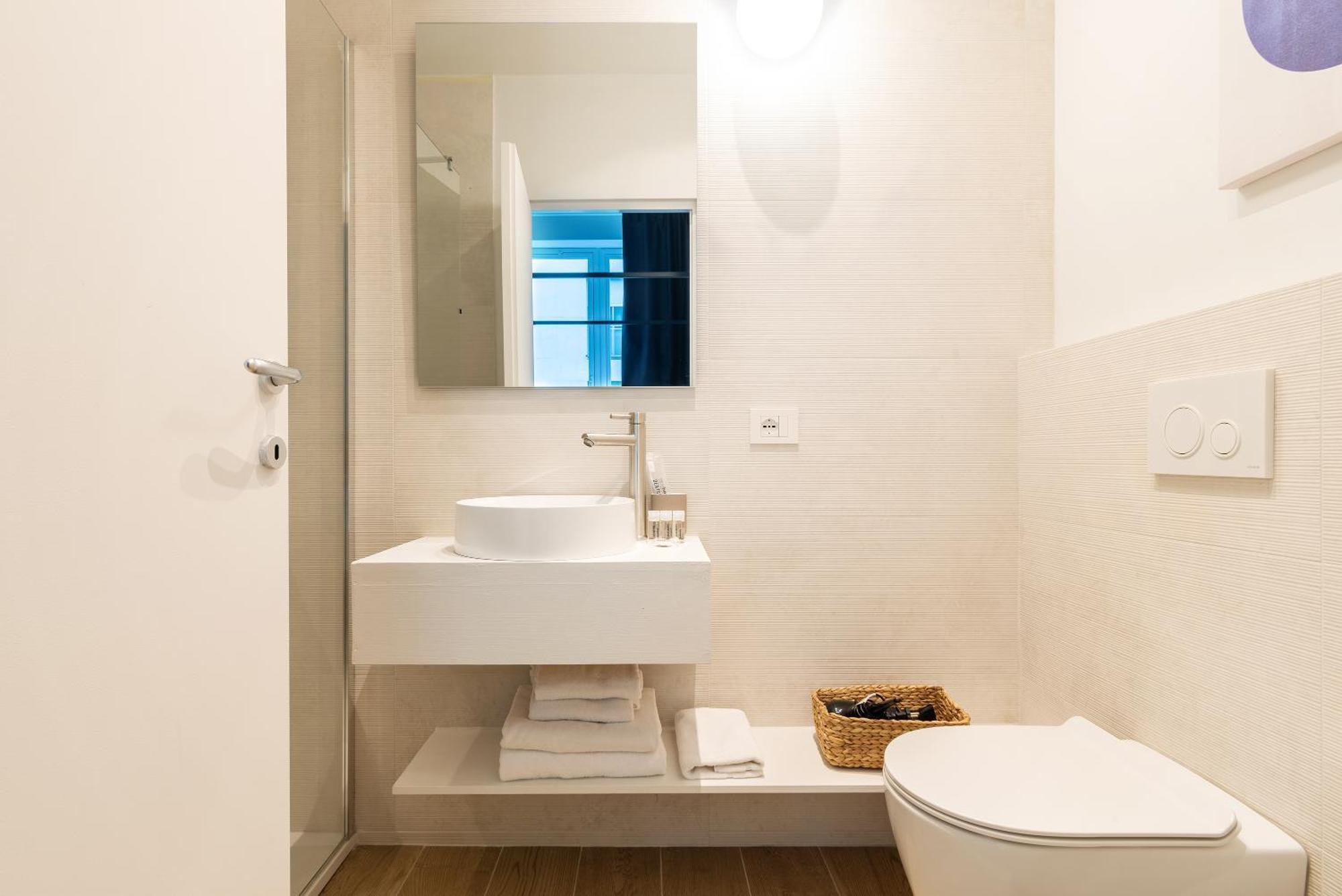 Easyhomes-City Centre Suites Milan Luaran gambar